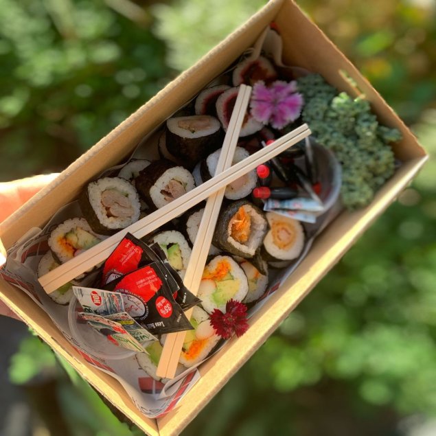 Fresh bite size sushi selection (30)