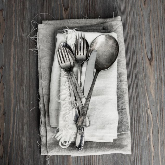 Knife, fork + napkin set
